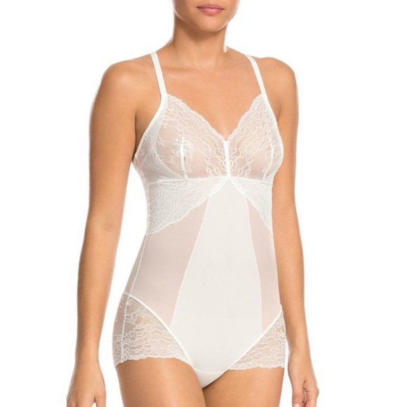 Spanx Spotlight On Lace Bodysuit